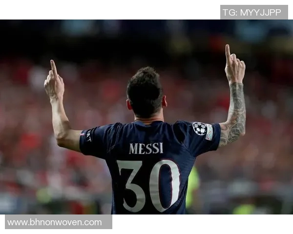 足球明星进球庆祝方式大揭秘各具特色的庆祝动作背后的故事与意义